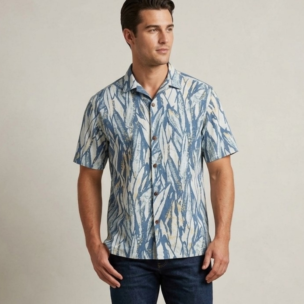 This stylish short-sleeve button-down from Koa Road features a unique